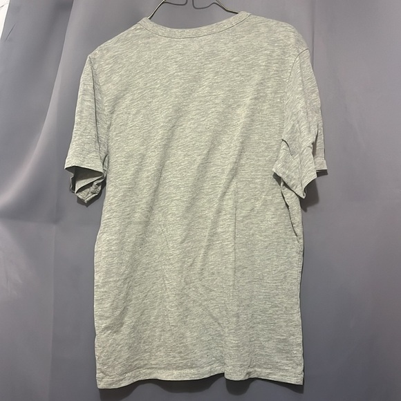 Old Navy T-Shirt - Picture 4 of 4